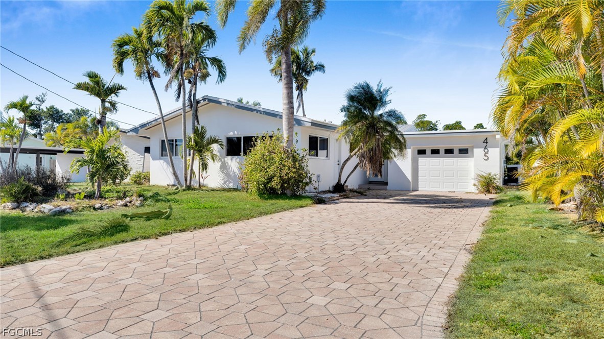 3 Bed Pool Home for Sale in Sandarac 2, photo 2