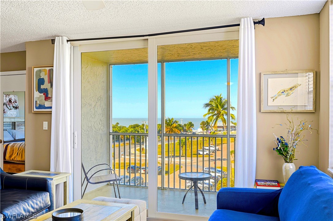 1 Bed Waterfront Home for Sale in Beach And Tennis Club, photo 2