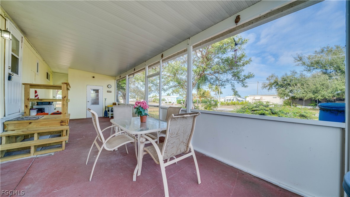 2 Bed ManufacturedHome for Sale in Flamingo Bay, photo 2