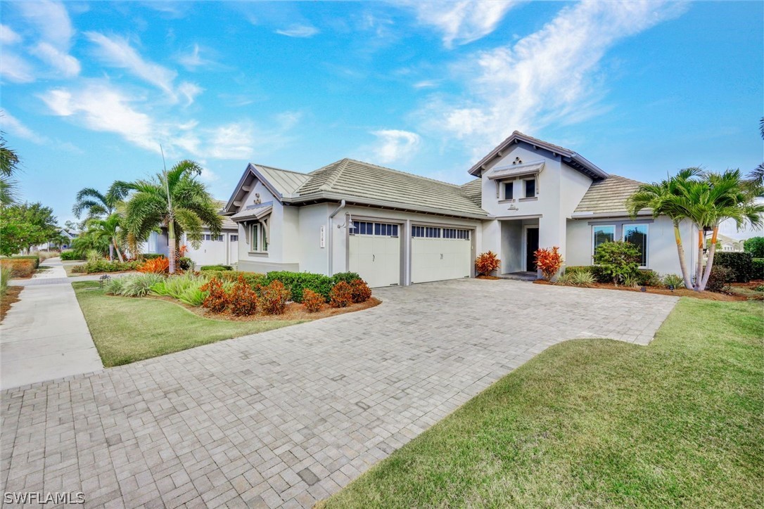 3 Bed Pool Home for Sale in Naples, photo 2