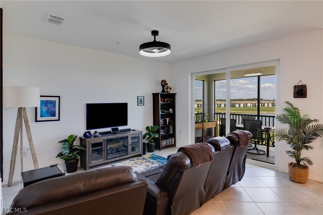 2 Bed Waterfront Home for Sale in Punta Gorda, FL — photo 2