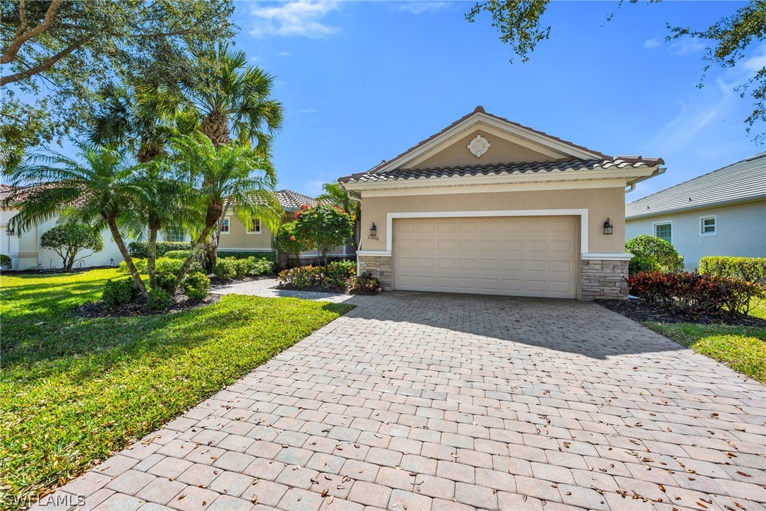 3 Bed Pool Home for Sale in Hollybrook, photo 2