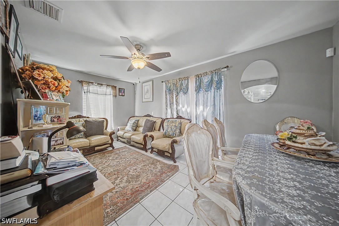 4 Bed SingleFamilyResidence for Sale in Naples, photo 2