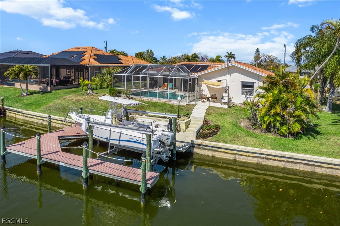 3 Bed Pool Home for Sale in Cape Coral, photo 2