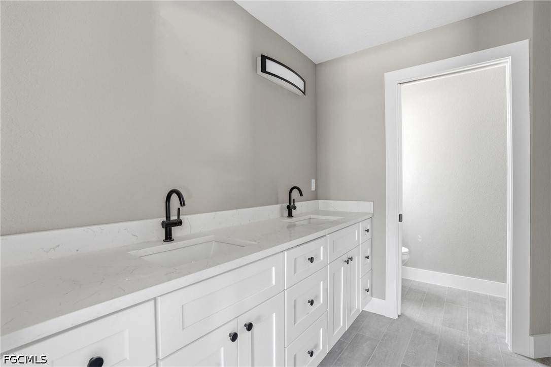 4 Bed SingleFamilyResidence for Sale in Lehigh Acres, photo 2