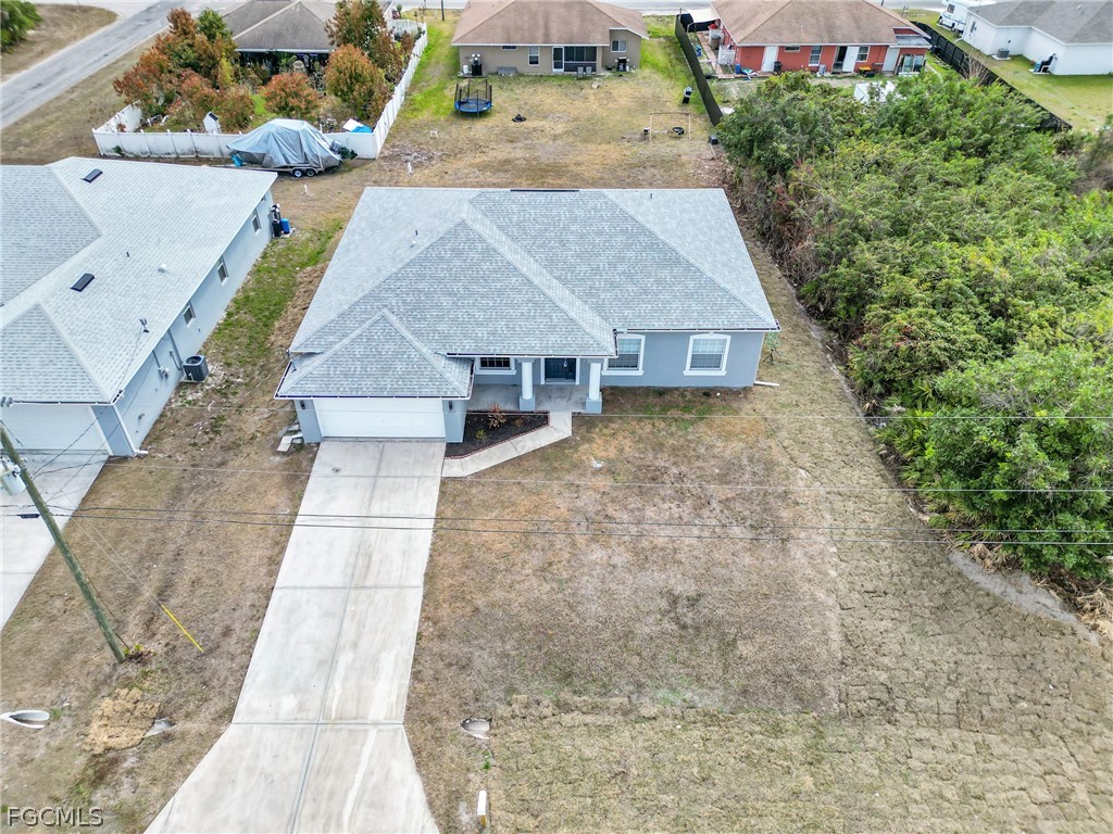 3 Bed SingleFamilyResidence for Sale in Lehigh Acres, photo 2