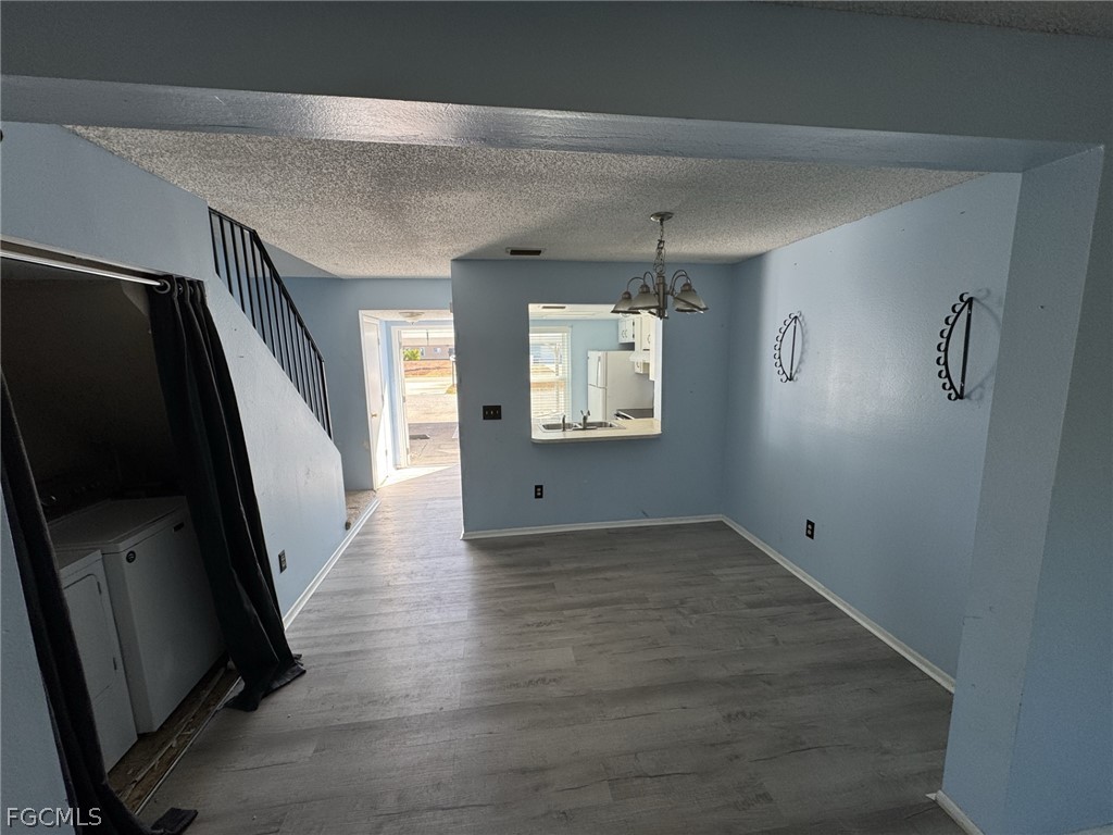 2 Bed Pool Home for Sale in Cape Coral, photo 2