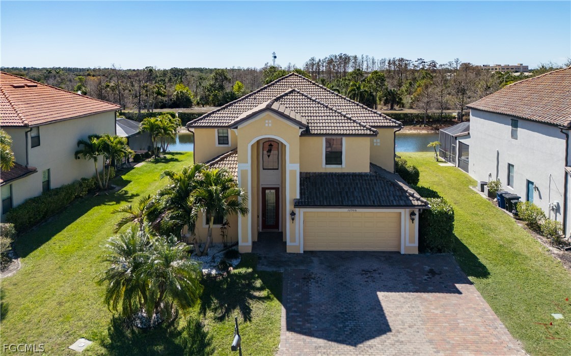 6 Bed Waterfront Home for Sale in Fort Myers, FL, $429,000 — photo 2
