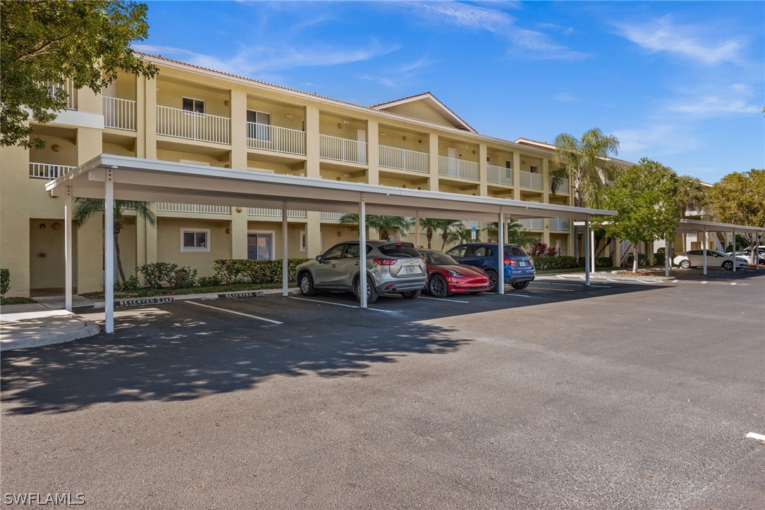 2 Bed Condominium for Sale in Naples, photo 2