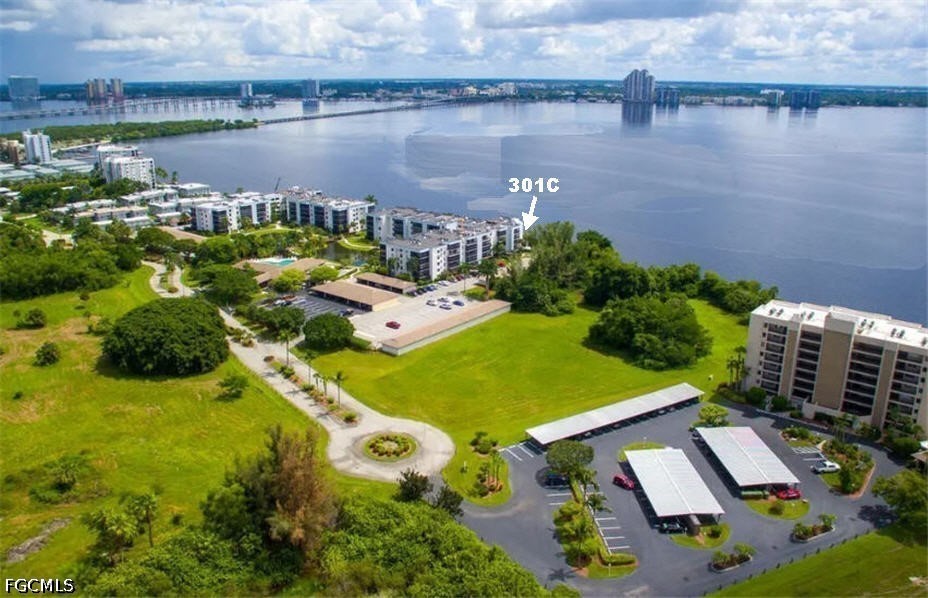 1 Bed Waterfront Home for Sale in Schooner Bay, photo 2