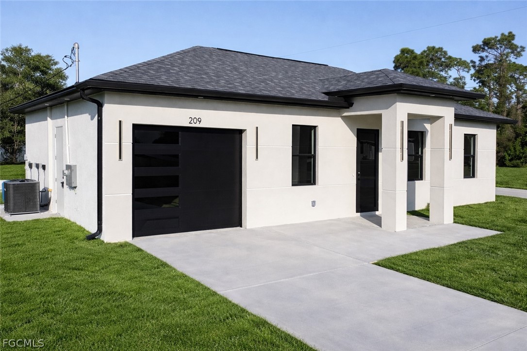 3 Bed SingleFamilyResidence for Sale in Lehigh Acres, FL — photo 2