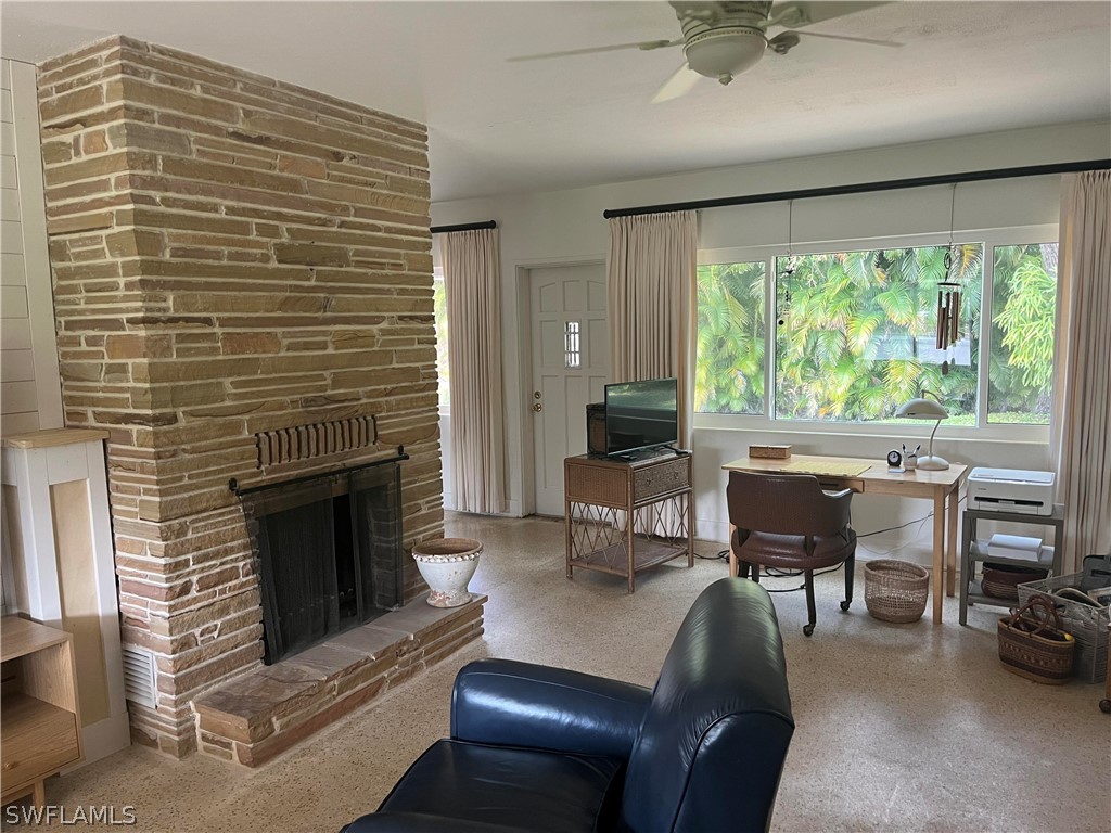 3 Bed SingleFamilyResidence for Sale in Edison Park, FL — photo 2