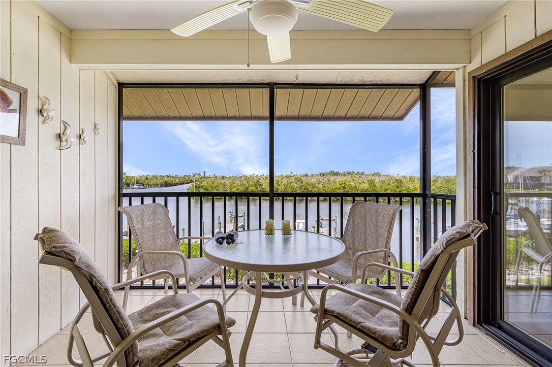 2 Bed Waterfront Home for Sale in Bokeelia, photo 2