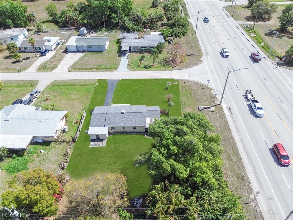 3 Bed SingleFamilyResidence for Sale in North Fort Myers, photo 2