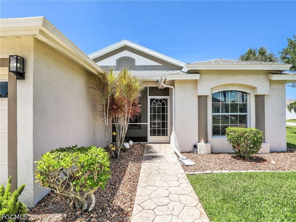 3 Bed SingleFamilyResidence for Sale in Stoneybrook, FL — photo 2