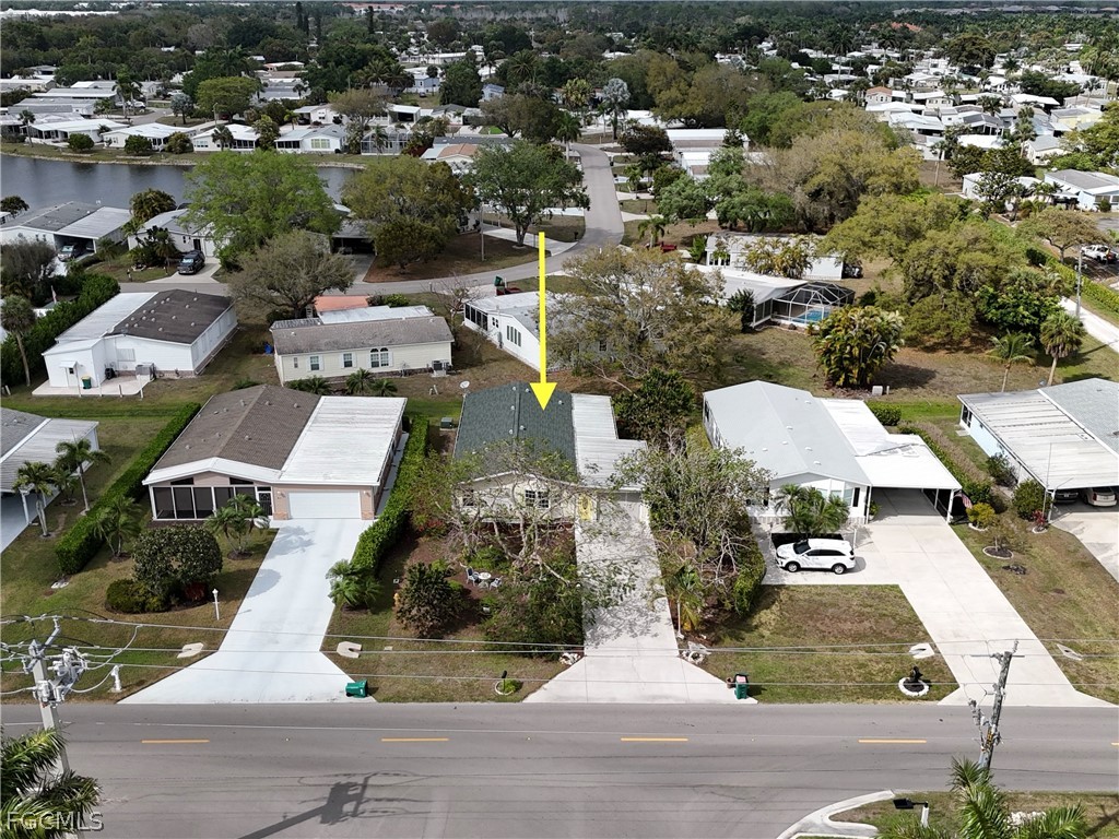3 Bed ManufacturedHome for Sale in Riverwood, FL, $200,000 — photo 2