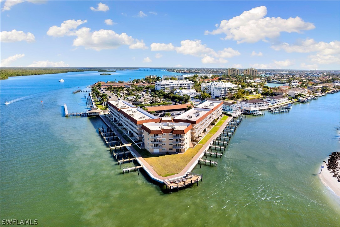 2 Bed Waterfront Home for Sale in Marco Island, photo 2