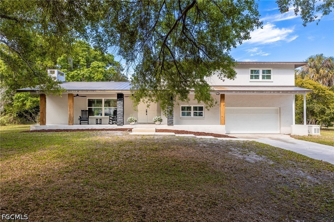 4 Bed SingleFamilyResidence for Sale in Buckingham, FL — photo 2