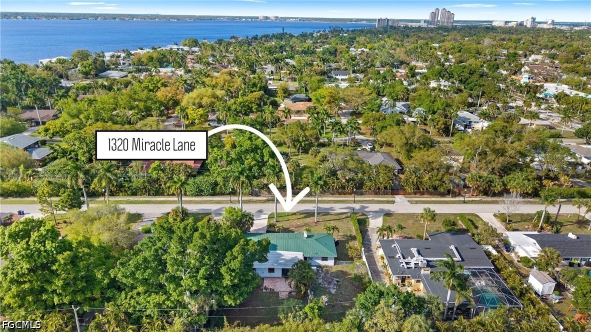 3 Bed SingleFamilyResidence for Sale in Fort Myers, FL — photo 2