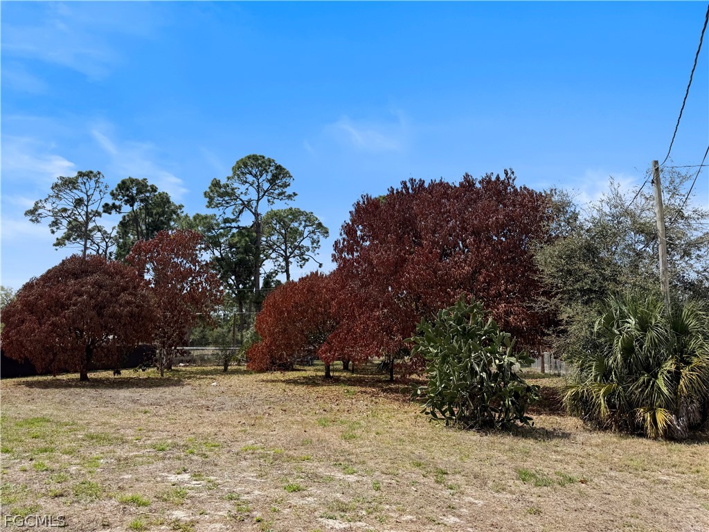 3 Bed SingleFamilyResidence for Sale in Lehigh Acres, photo 2