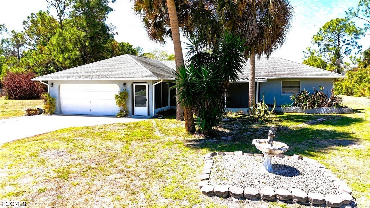 3 Bed SingleFamilyResidence for Sale in Lehigh Acres, photo 2