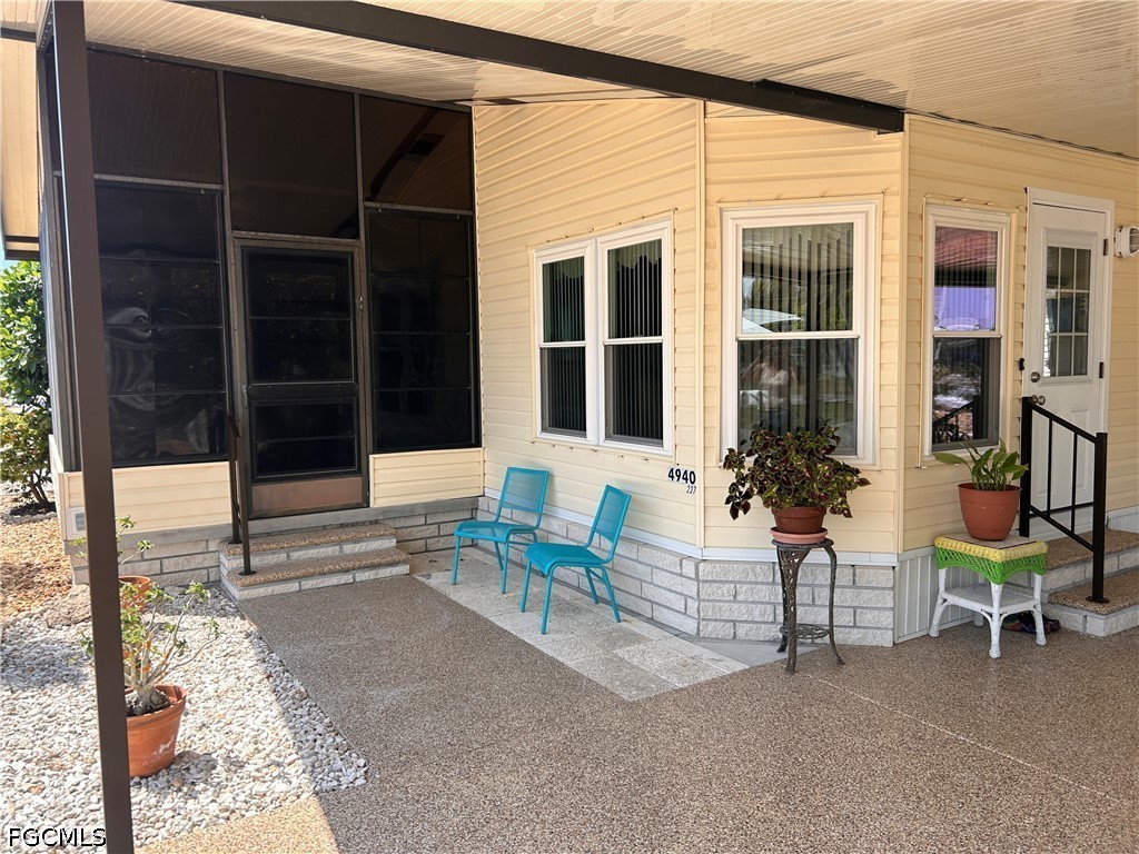 2 Bed ManufacturedHome for Sale in Pine Island Cove, photo 2