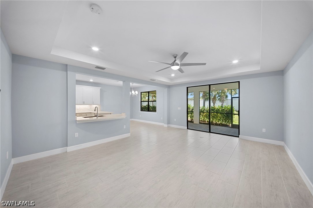 3 Bed SingleFamilyResidence for Sale in Westbrook, photo 2