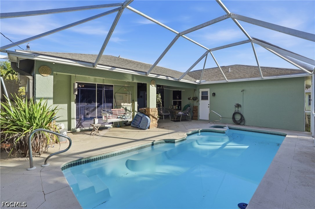 3 Bed Pool Home for Sale in San Carlos Park, photo 2