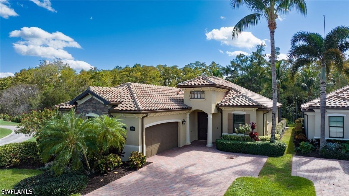 2 Bed Pool Home for Sale in Bonita Springs, photo 2