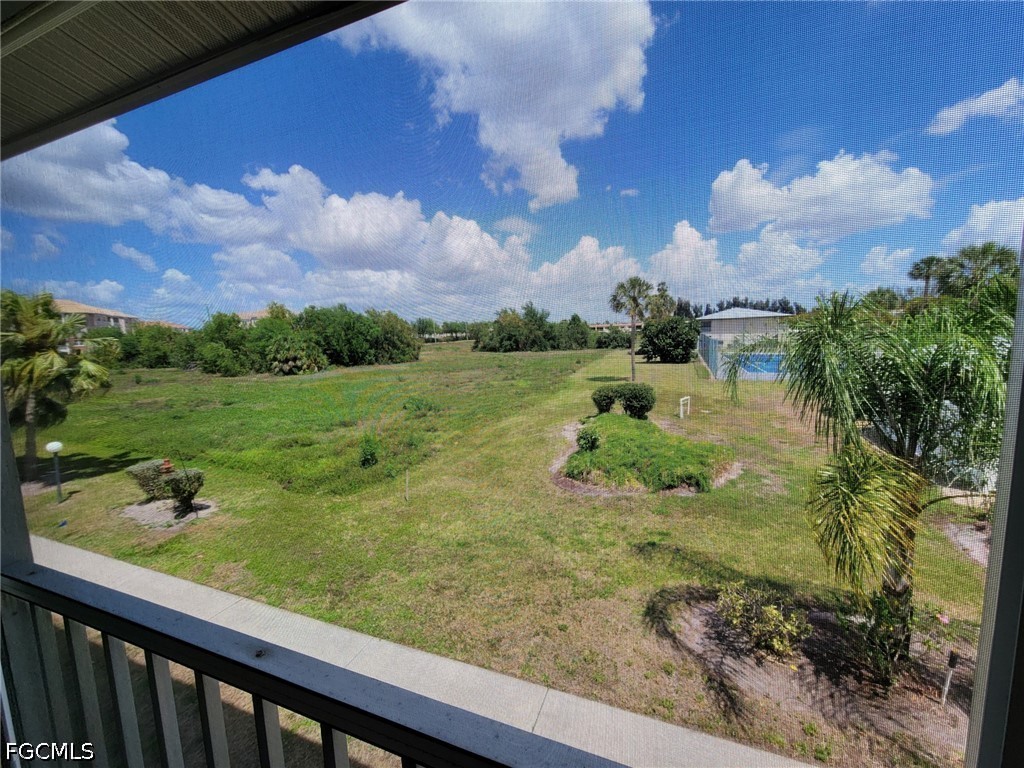 2 Bed Condominium for Sale in Fort Myers, photo 2