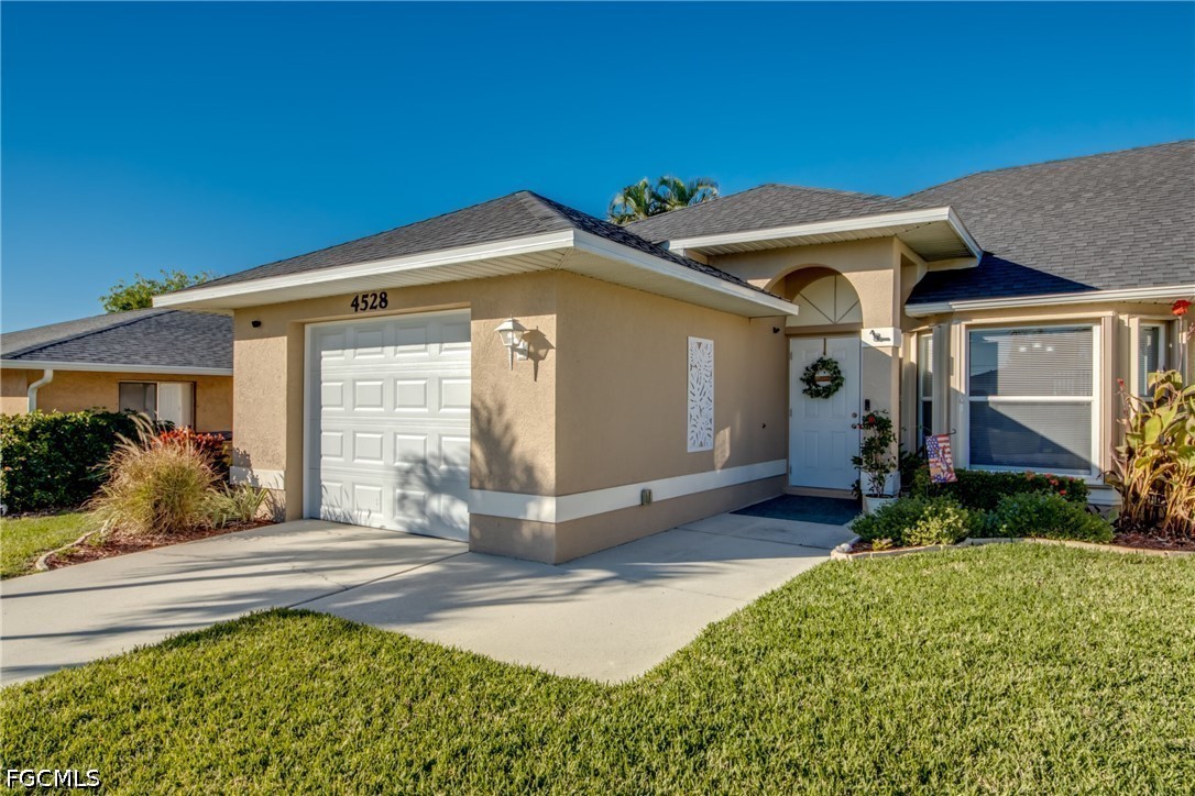2 Bed Attached for Sale in Cape Coral, FL — photo 2