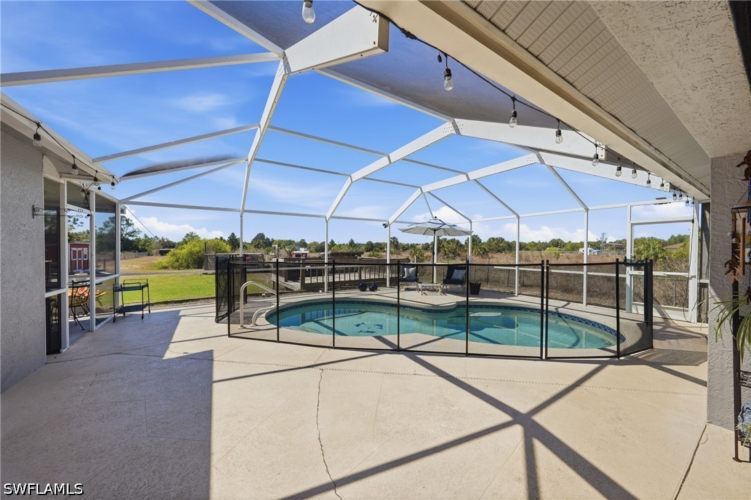 3 Bed Pool Home for Sale in Naples, photo 2