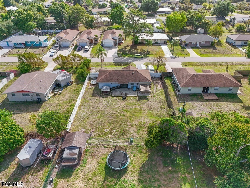 3 Bed SingleFamilyResidence for Sale in Fort Myers, photo 2