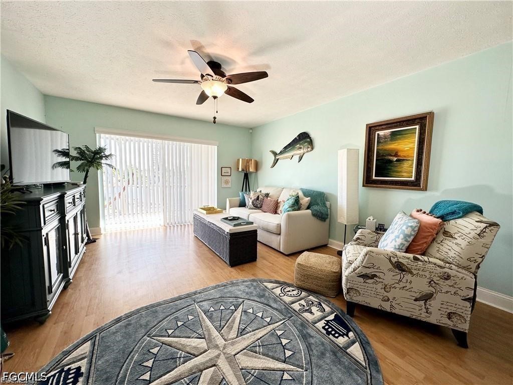 2 Bed Pool Home for Sale in Cape Coral, photo 2
