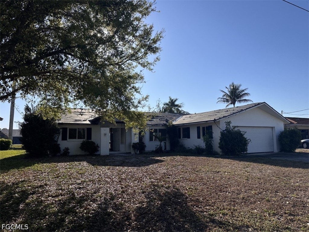 3 Bed Waterfront Home for Sale in Cape Coral, photo 2