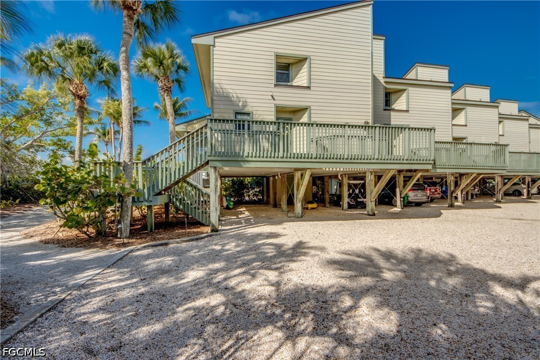 2 Bed Pool Home for Sale in Bokeelia, photo 2
