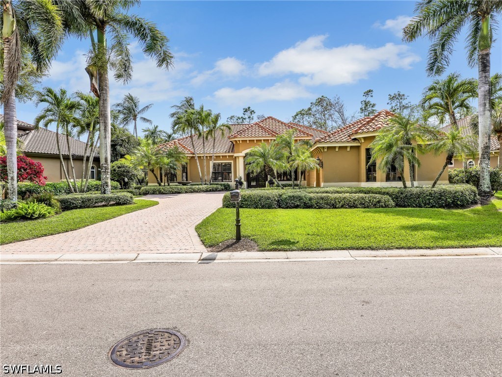 4 Bed Pool Home for Sale in Grande Estates, photo 2