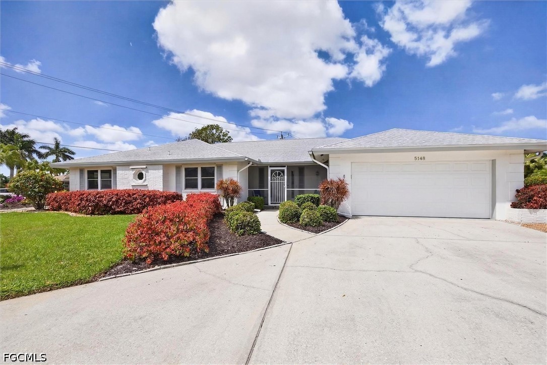 4 Bed SingleFamilyResidence for Sale in Tanglewood, FL — photo 2