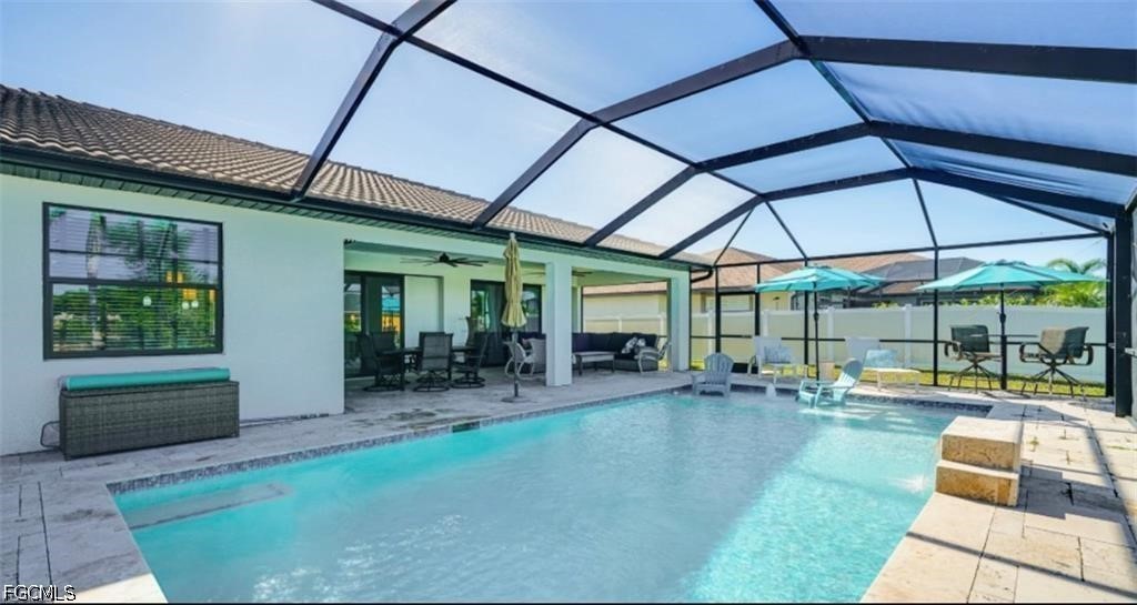 3 Bed Pool Home for Sale in Cape Coral, photo 2