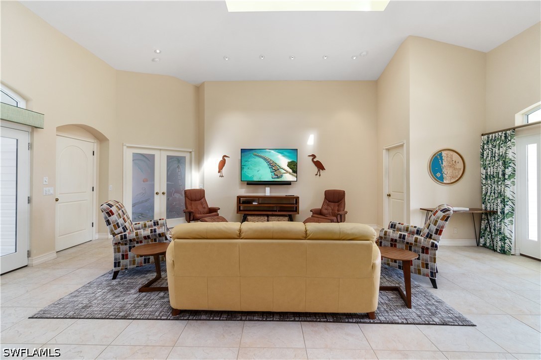 3 Bed Pool Home for Sale in Paradise Village, photo 2