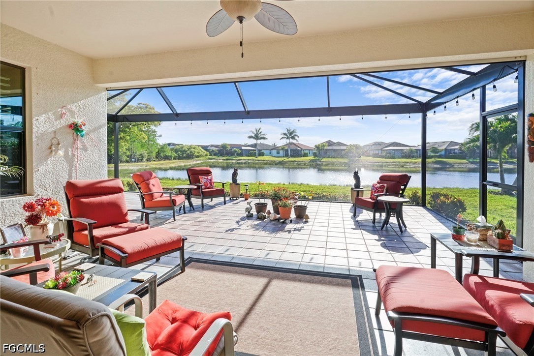 2 Bed Waterfront Home for Sale in Fort Myers, photo 2