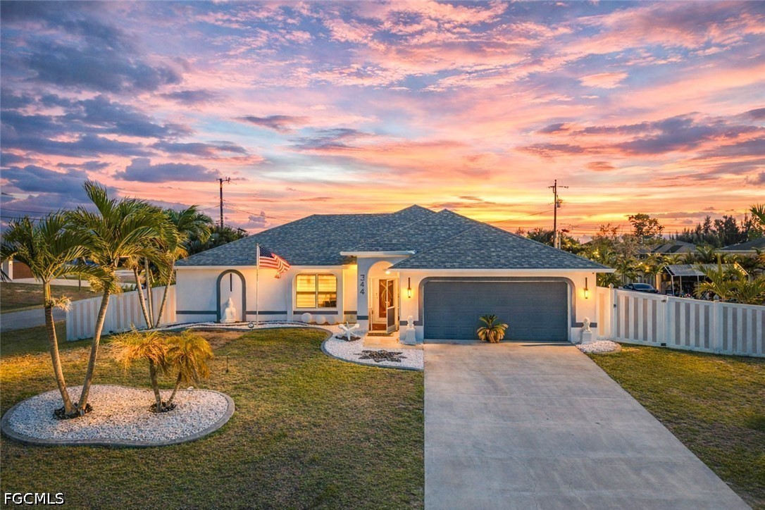 3 Bed Pool Home for Sale in Cape Coral, photo 2