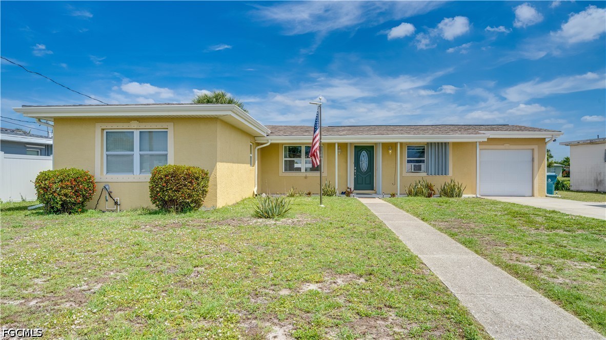 4 Bed Waterfront Home for Sale in Port Charlotte, FL — photo 2