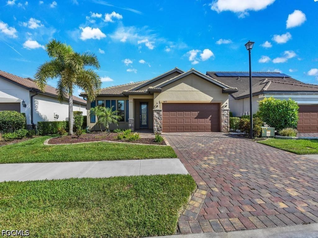 3 Bed Pool Home for Sale in Hampton Lakes, photo 2