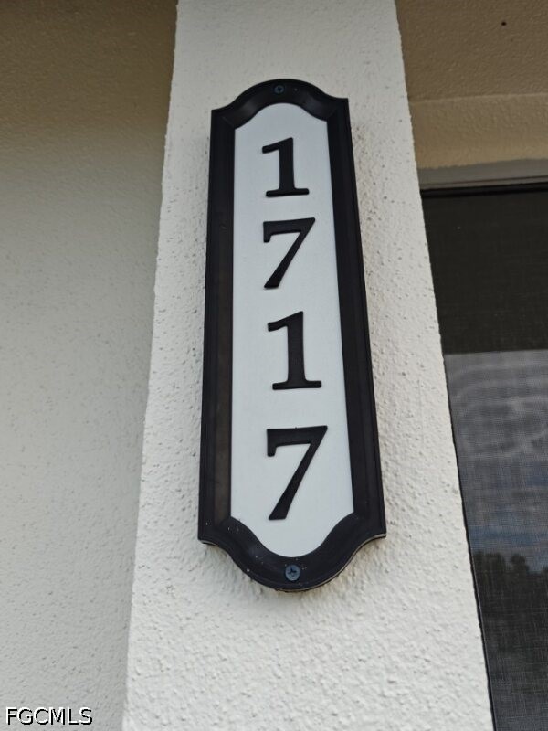 2 Bed SingleFamilyResidence for Sale in Cape Coral, photo 2