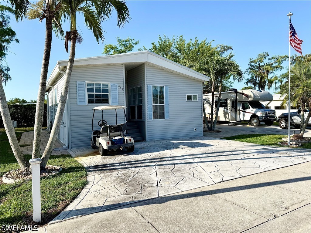 1 Bed ManufacturedHome for Sale in Naples, FL, $135,000 — photo 2