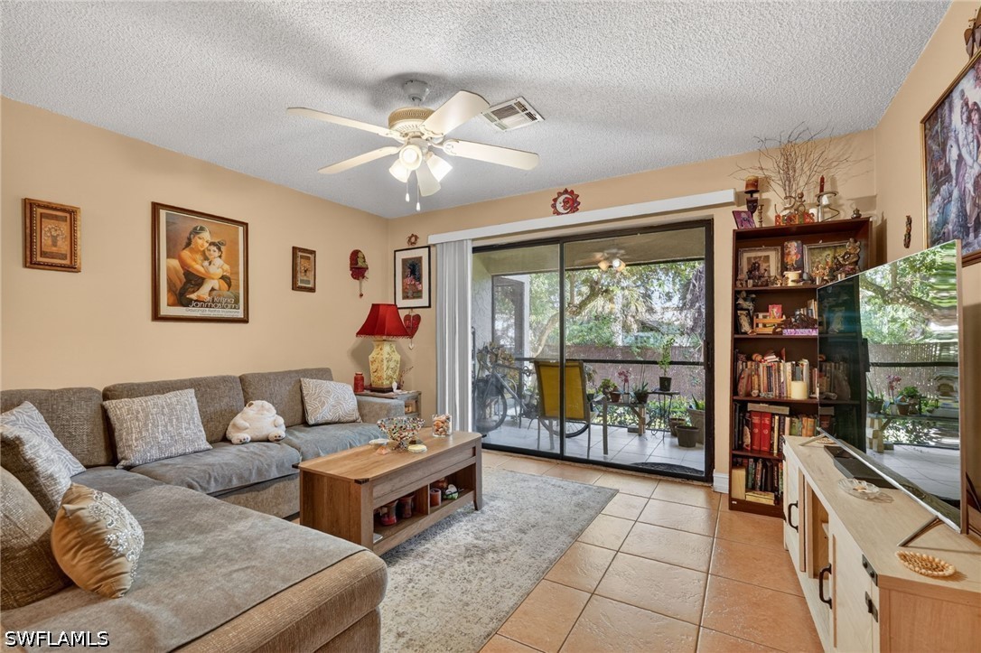 2 Bed Condominium for Sale in Naples, photo 2