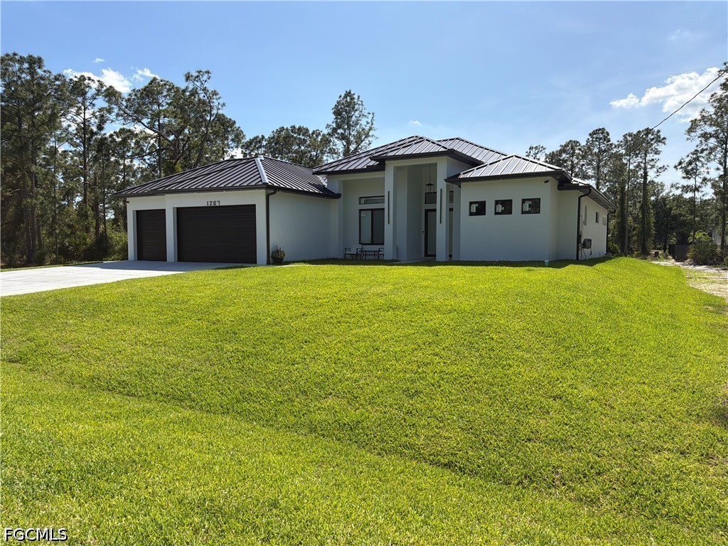 4 Bed SingleFamilyResidence for Sale in Lehigh Acres, photo 2