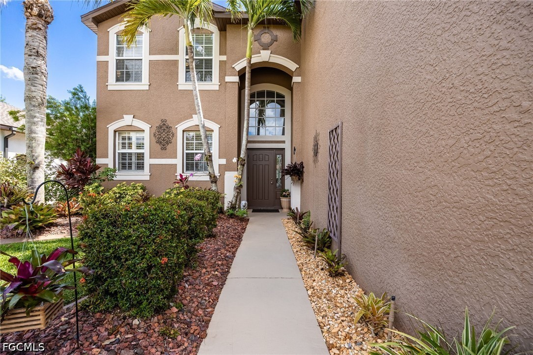 4 Bed SingleFamilyResidence for Sale in Cypress Cay, FL — photo 2