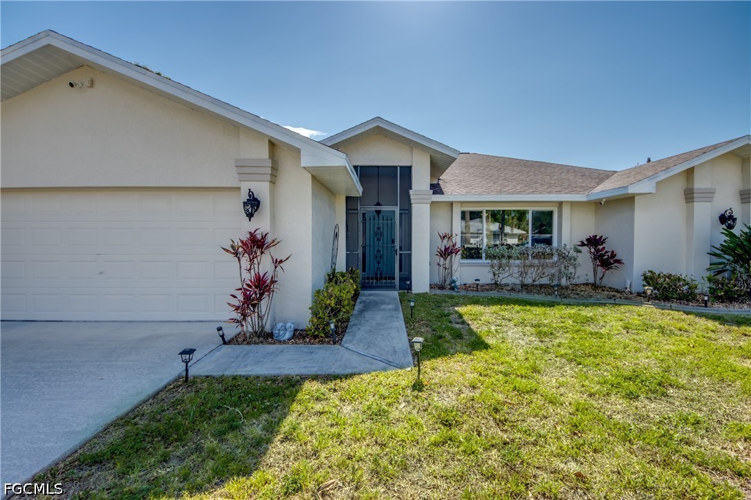 4 Bed Pool Home for Sale in Lehigh Acres, photo 2